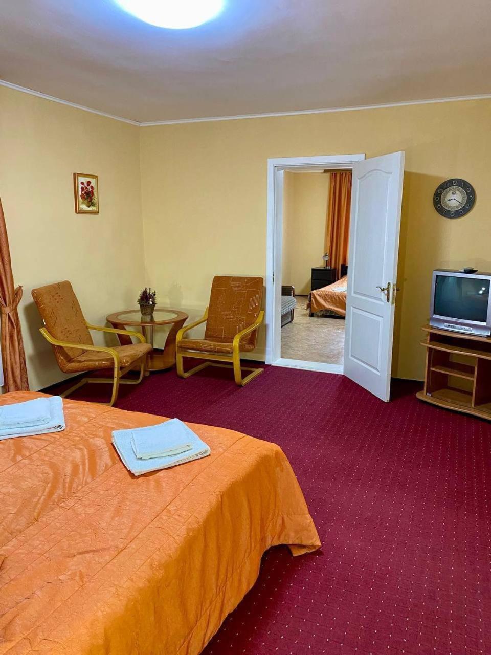 Maison d'hôtes Dibrova Club à Fastov Extérieur photo